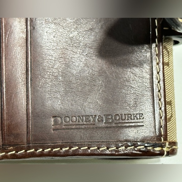 Dooney & Bourke Small Bifold Coin Wallet Brown Leather Vintage Logo . - Picture 9 of 13